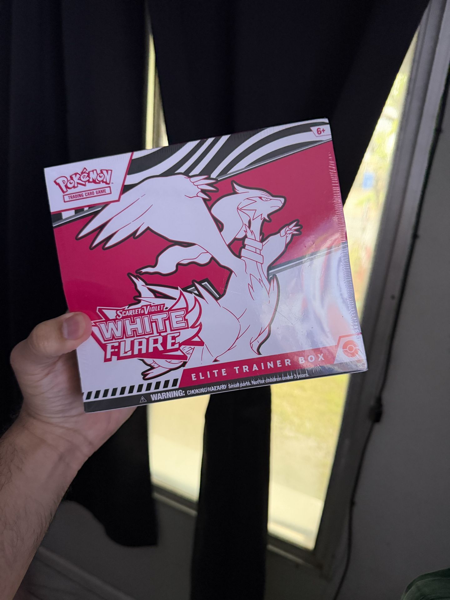 Pokemon White Flare ETB