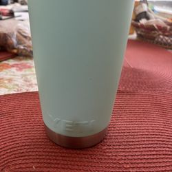  YETI Rambler 20 oz Tumbler – Seafoam – Excellent condition