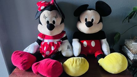 🌟 Disney Baby Jumbo Mickey & Minnie Plush Set 🌟  Adorable oversized Mickey & Minnie Mouse plush toys looking for a new home! Perfect for a nursery, 