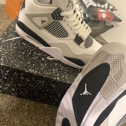 Jordan 4 millitary black 9.5