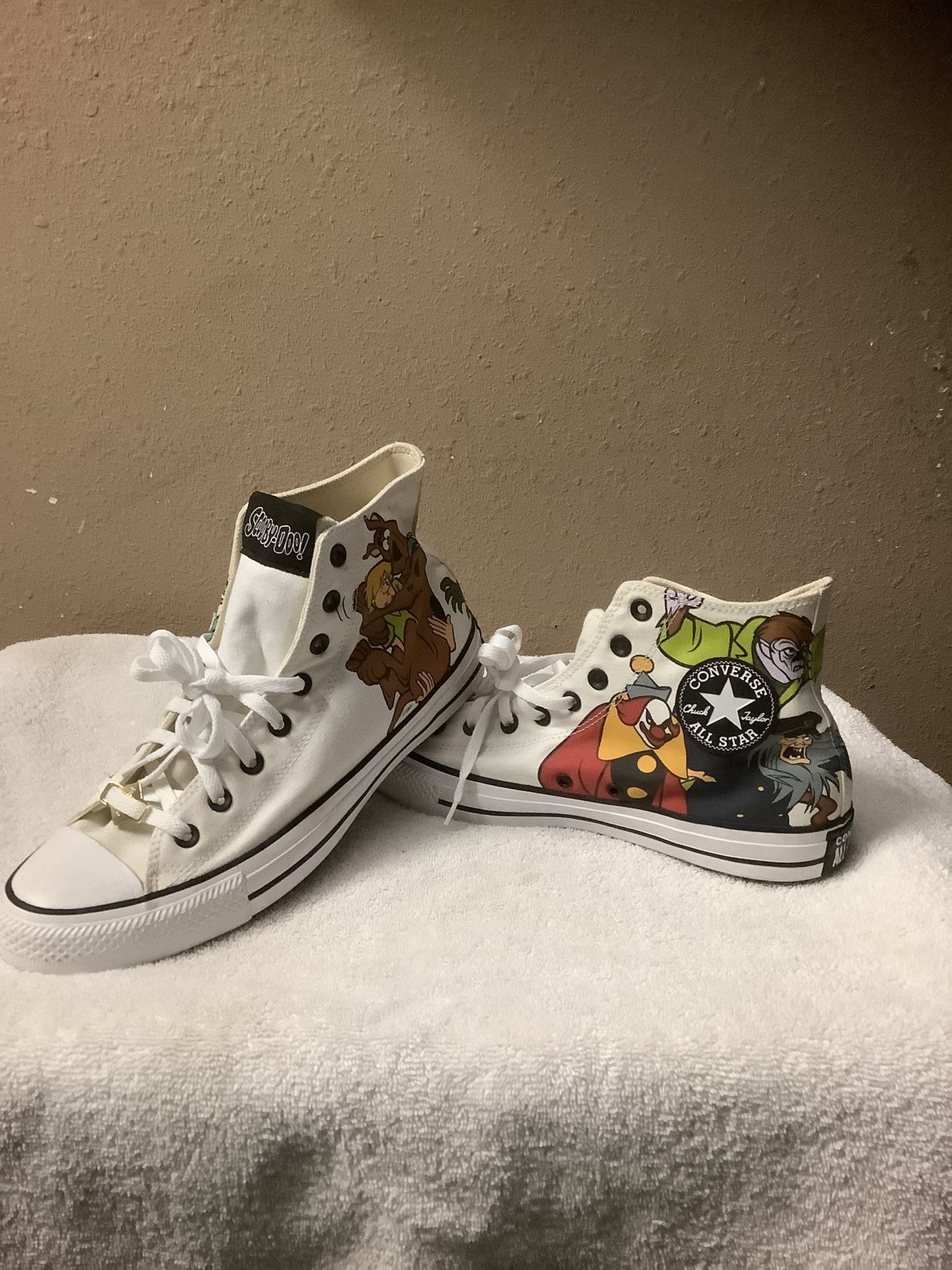 Converse Scooby-Doo Sneakers