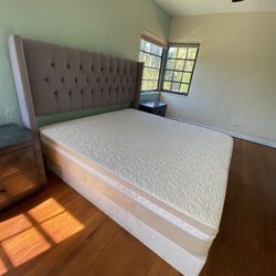 A REAL STEAL!! King Bed Full Package!!