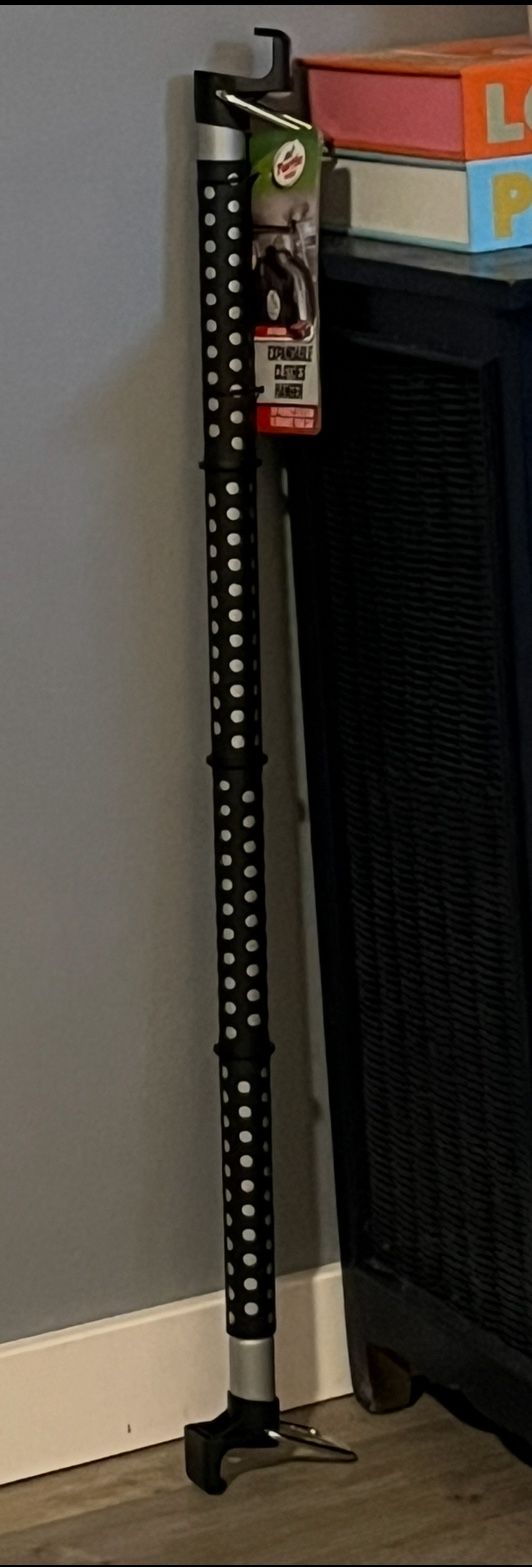 Expandable Clothes Hanger 