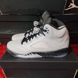Air Jordan Retro 5 OG Sz 9.5 Wolf Grey/Black Black