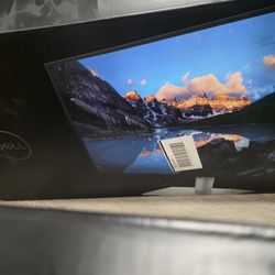Dell UltraSharp 27 Monitor (U2722D) 27-inch QHD with 2560x1440 Resolution, Comfortview Plus, Infinity Edge (I have 2 Like-New)