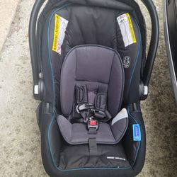 Excellent Condition Child Car Seat $25