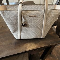 MK Tote