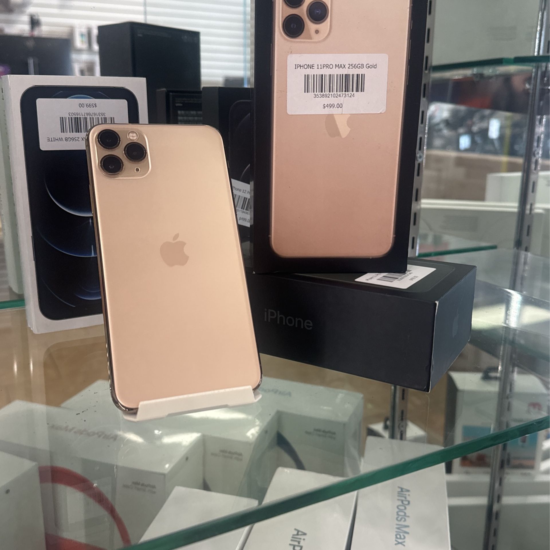 iPhone 11 Pro Max 256gb Unlocked With $50 Down Payment ( Payments And Warranty Available)