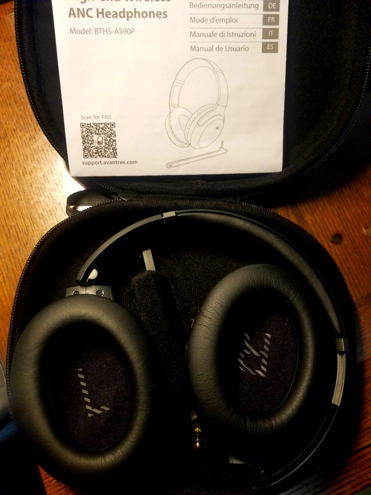 NEW!! Avantree Aria Pro!! Wireless Headset With Dongle USB. High Quality Sounds. New In The Box. I Have 2  Of Them.  Works With Computer/Xbox/Pc.