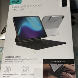 ESR iPad 12.9inch Key Board. 