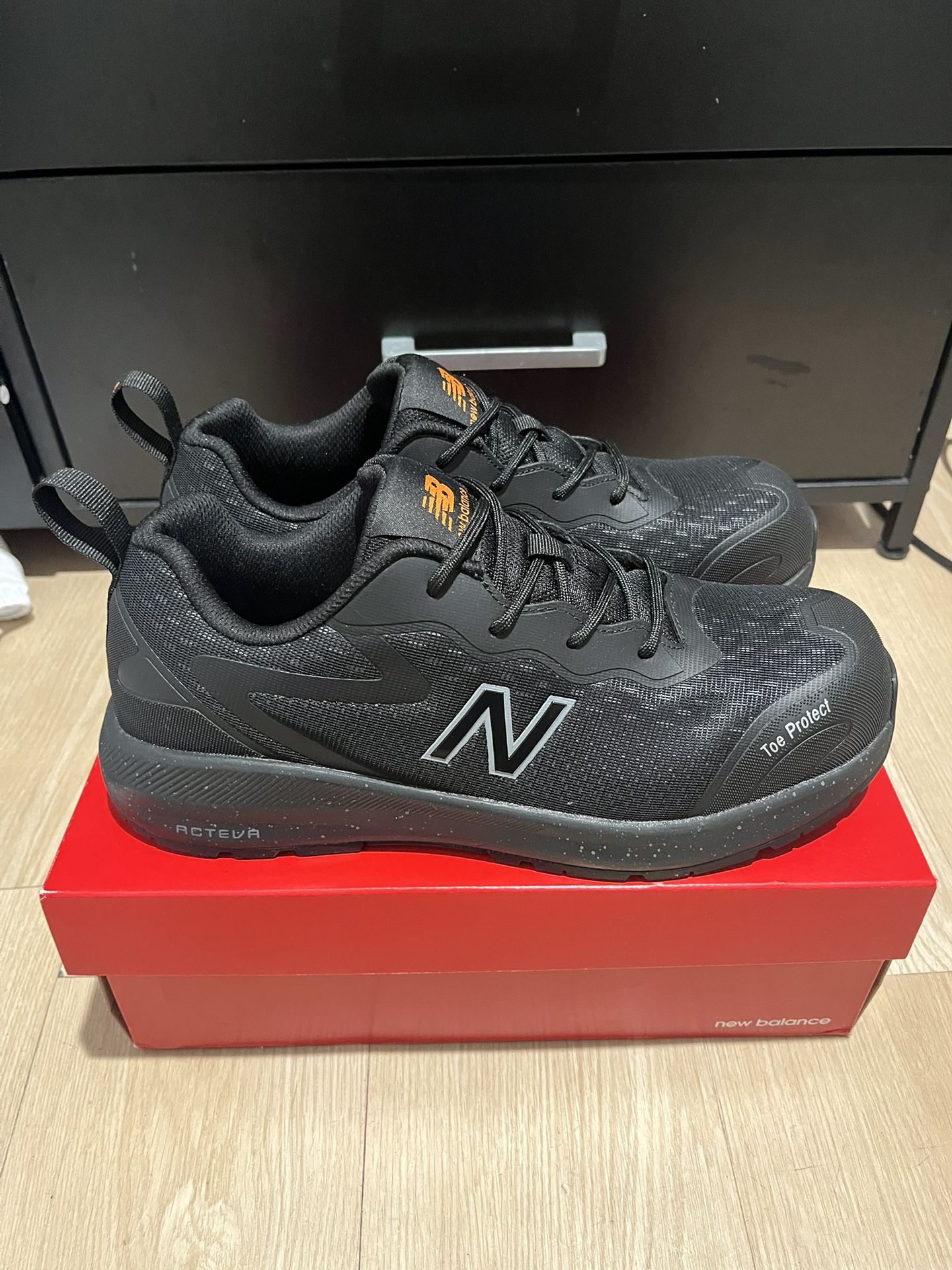 New Balance Steel Toe Sneaker (wide)