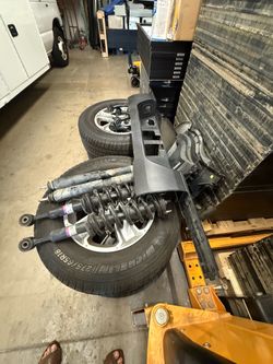 Partes para Toyota tundra 2018