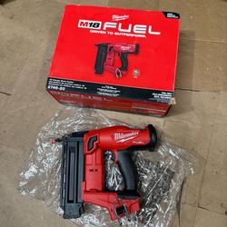 Milwaukee M18 FUEL 18-Volt Lithium-Ion Brushless Cordless Gen II 18-Gauge Brad Nailer (Tool-Only)