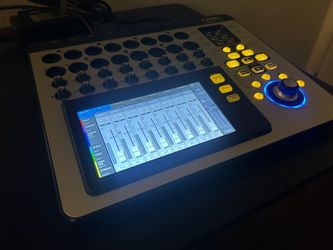 QSC Touchmix 16 Audio mixer with case WiFi dongle