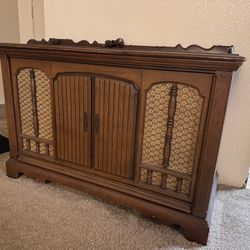 Zenith Stereo Console