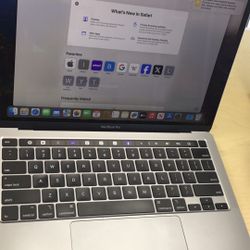 MacBook Pro 13” 2020 i5 8GB 256GB excellent 