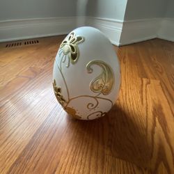 Decorative Egg Lights Up