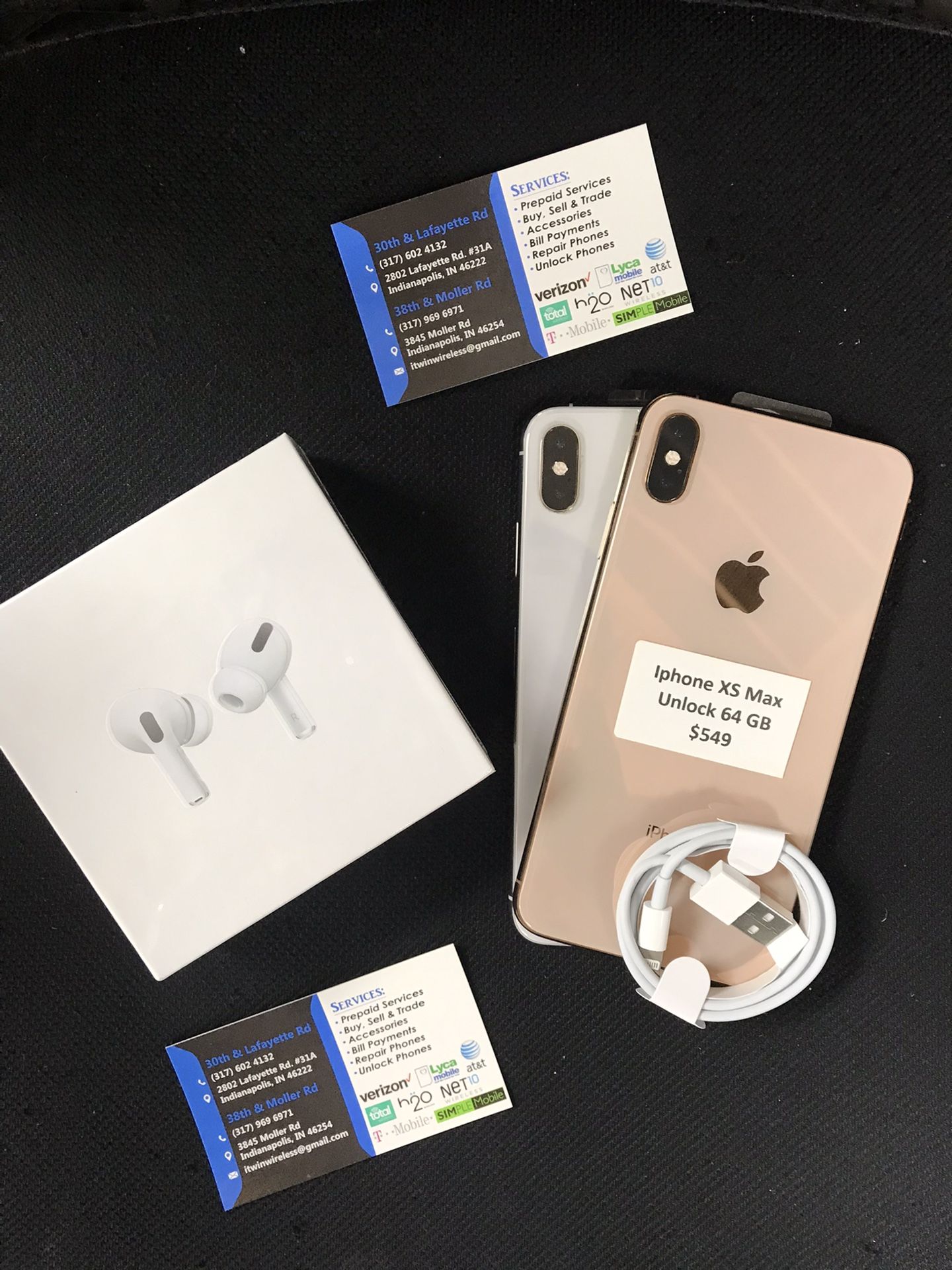 APPLE IPHONE XS Max With Free AIRPODS EXCELLENT CONDITION UNLOCK FOR ANY CARRIER WITH FREE ACTIVATION AND ACCESSORIES!!! HURRY UP LIMITED OFFER 