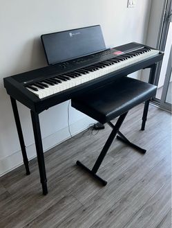 ALL INCLUSIVE - Excellent condition, Piano set, everything included!
