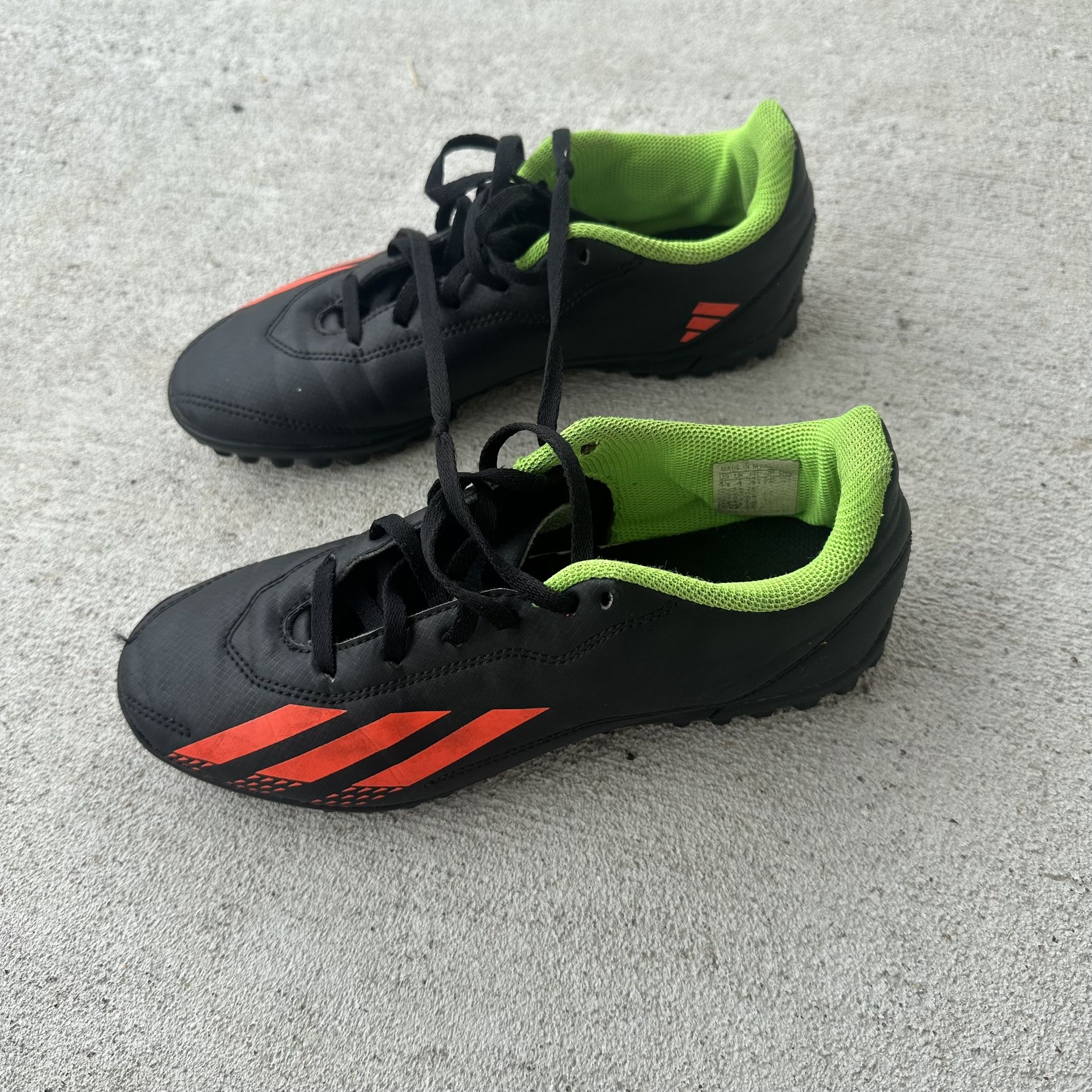 Boys Adidas Cleats 4.5