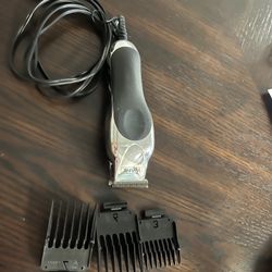 Wahl Deluxe Chrome Pro corded hair clipper