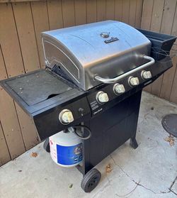 Char broil grill. Asador para usarse con gas propano