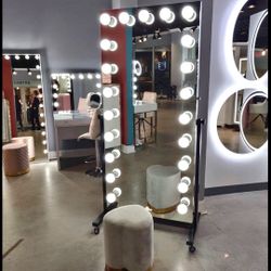 New Mirror Stand 
