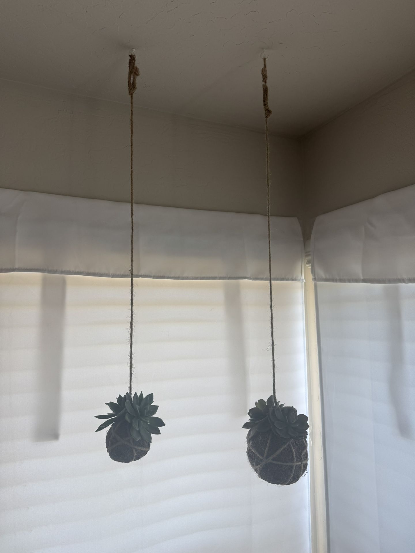 2 Fake Hanging Succulent Decor