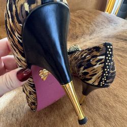 Betsey Johnson Leopard Peep Toe Stilettos | Sz 8