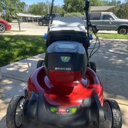 Toro 21 in. 60 V Battery Self-Propelled Lawn Mower Kit (Battery & Charger)
