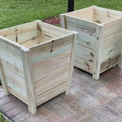 🍁 🌺 PAIR Outdoor Tall Square Planter Box (2)  w/LEGS 💯% Wood ( 21.5”Wx21”L x23.5”H) Great For Vegetables 🍅 Flowers 💐 Herbs 🌿 Wooden Gardeni