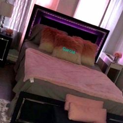 Brand New|Lodanna Modern Style 6 Piece  Bedroom Set💢Gray Color | by Ashley 