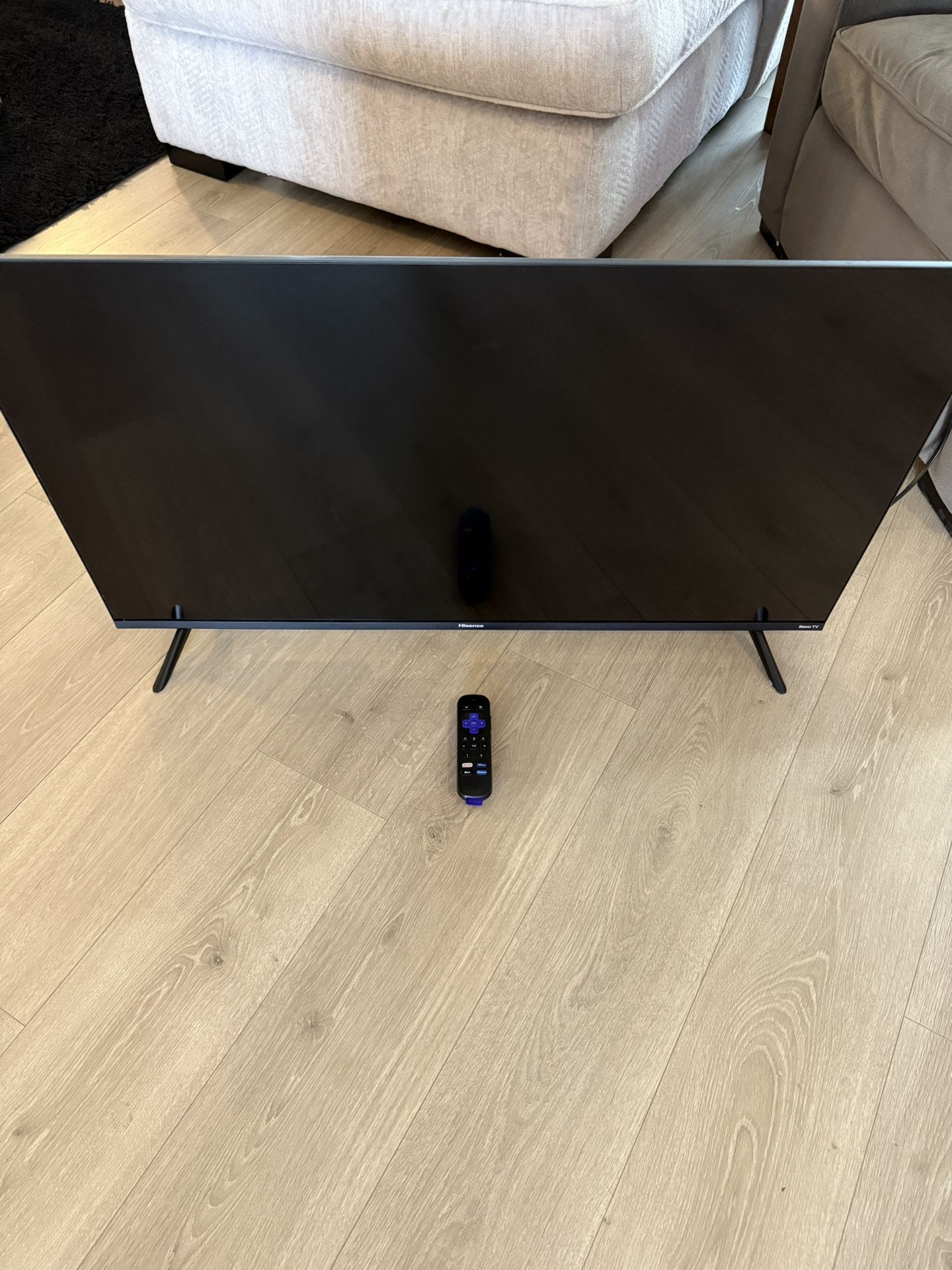 35” Roku TV Works Great