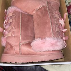 Pink Fur Boots .