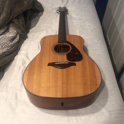 yamaha FG700S