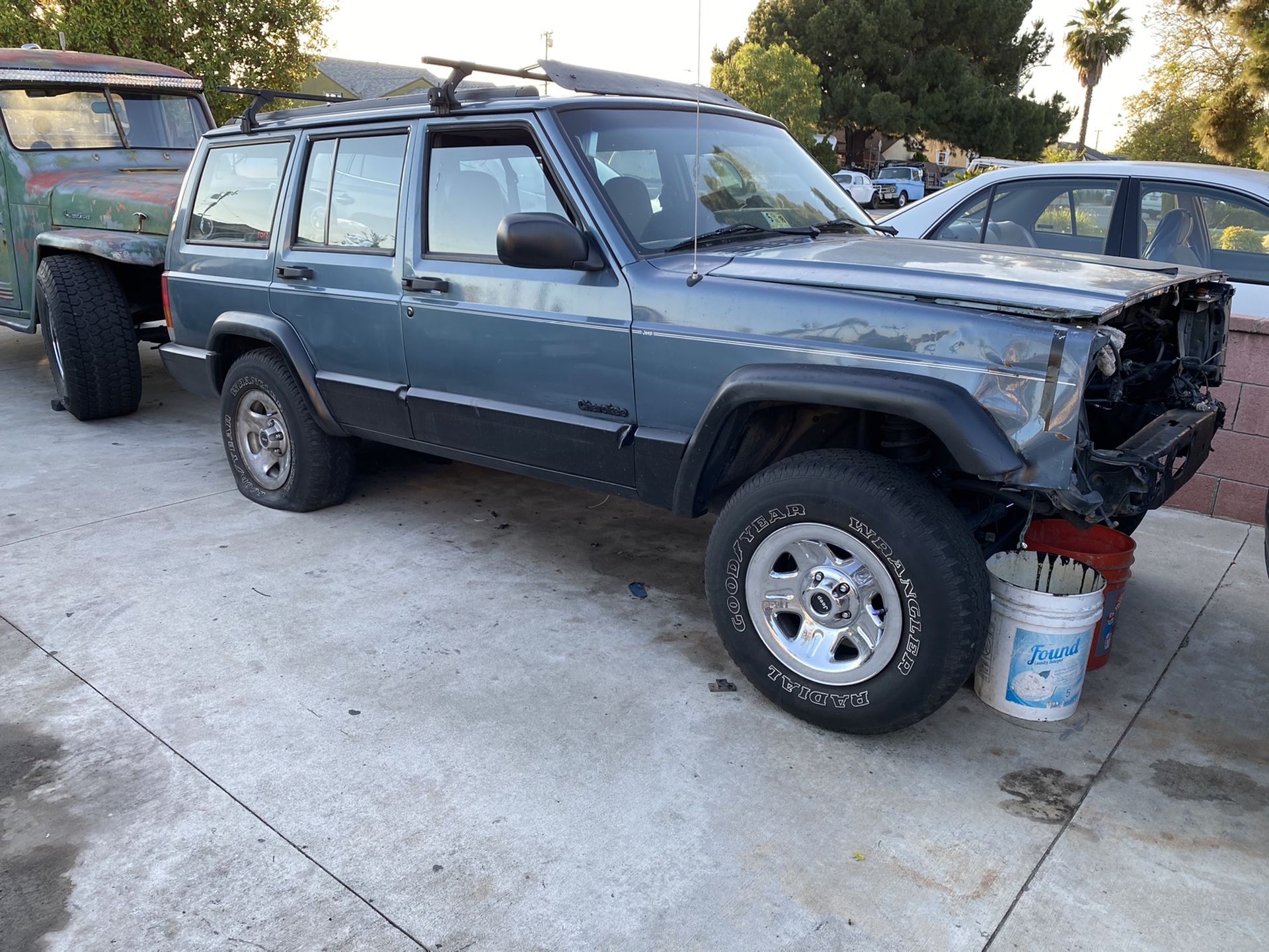 1998 Jeep Cherokee xj for parts
