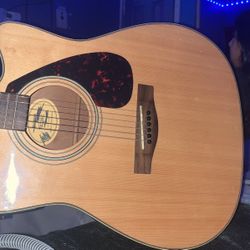 Yamaha FX335C Dreadnought Acoustic-Electric Guitar Natural