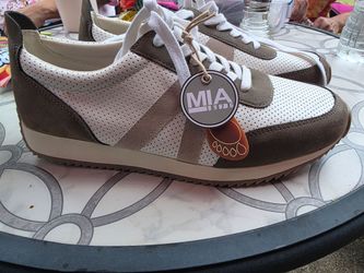 Buckle Mia 9 shoes