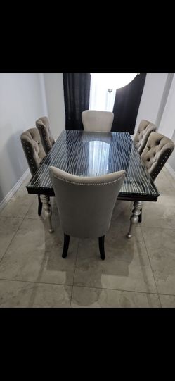 Mahogany Wood And Glass Dining Table
