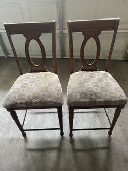Kitchen Island or bar stools