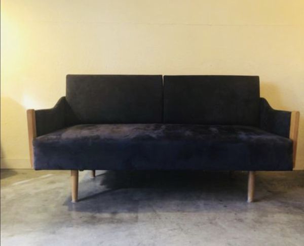 Like Vintage Chic Sofa Couch Furniture In Los Angeles Ca Offerup