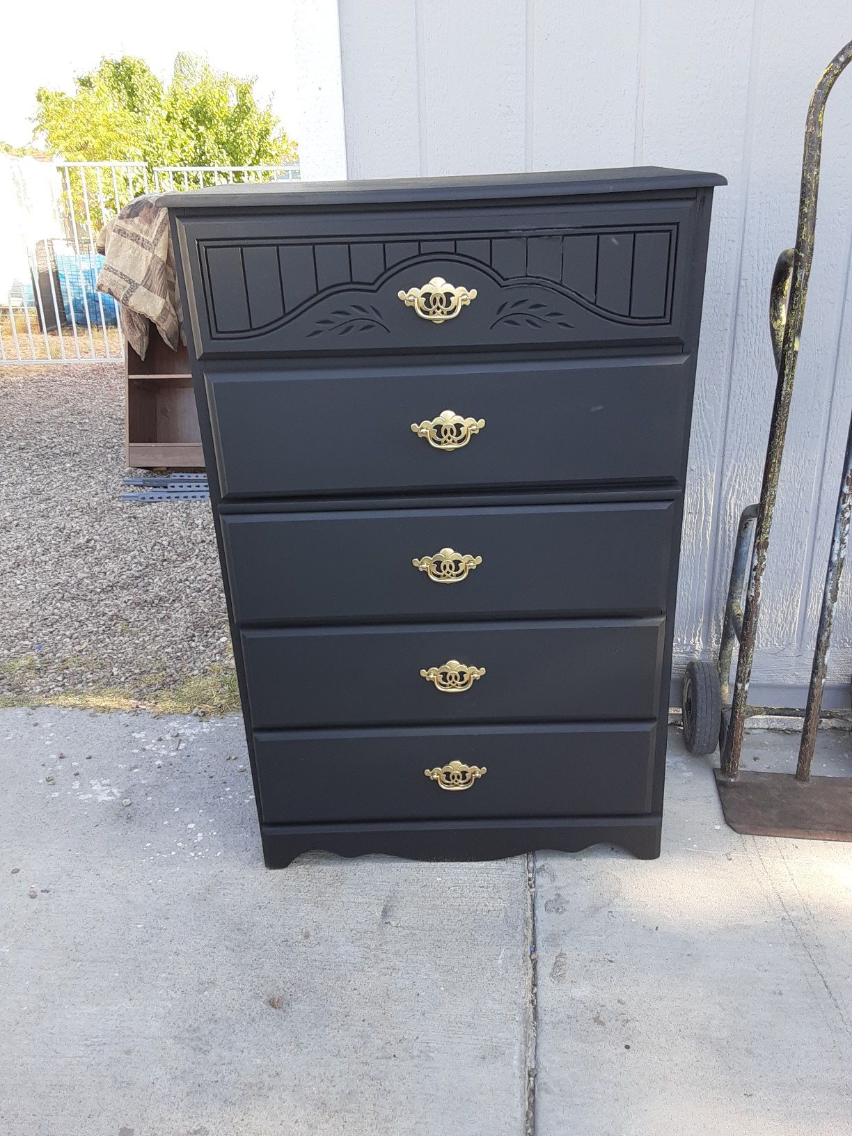 Nice beautiful stand up dresser black 5 drawers black and gold Victorian style