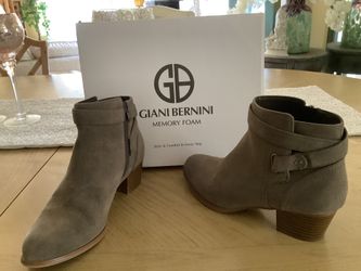 Women’s Shoes Giani Bernini Ankle Boots Oleesiabrn Mushroom Color.  Size 6 M Memory Foam Pre Owned 