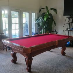 Pool Table 8ft ( Free Delivery & Set Up ) 