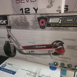 Razor Black Label E100 Electric Scooter. 10 Mph. 