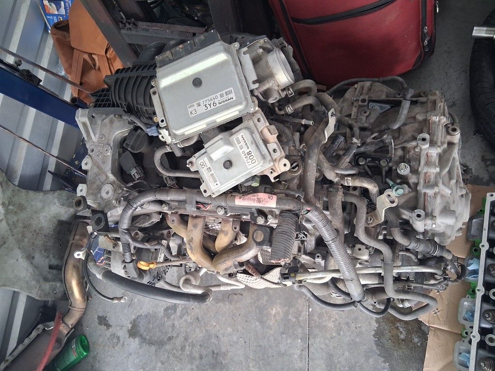 2014 Nissian Rogue Motor Transmission And Transfer Case With Axles And Computers