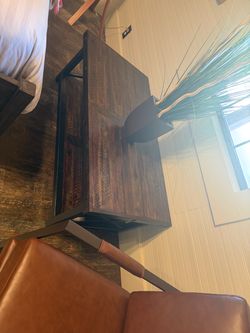Coffee table wood and metal