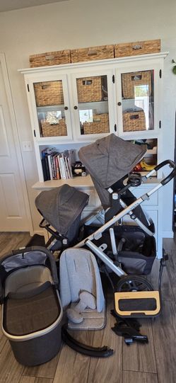 Uppababy Vista V2 Stroller bundle