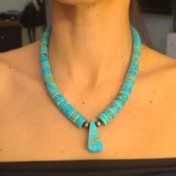 Gorgeous Turquoise necklace silver accents