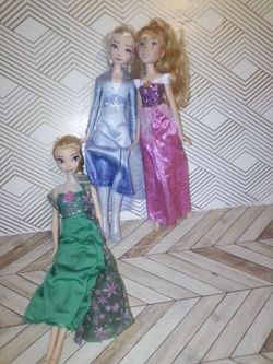 Muñecas 🎎 dolls $1